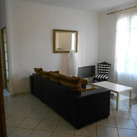 Beau 3 Pieces Proche Centre Ментона