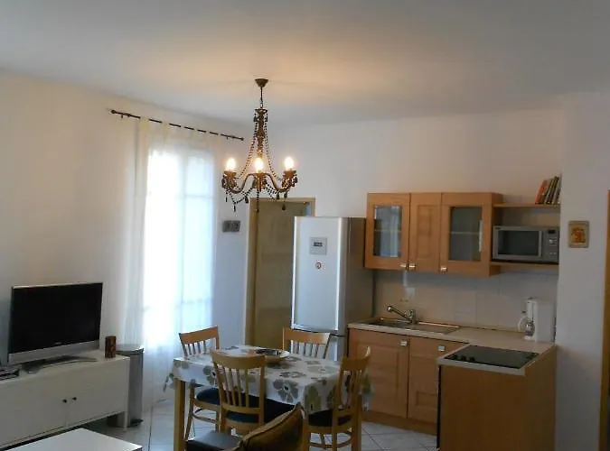 Apartment Beau 3 Pieces Proche Centre